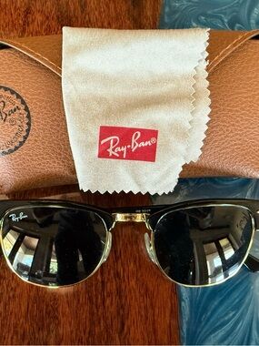 Ray-Ban Unisex Gold Frame Black Lens Sunglasses with Case